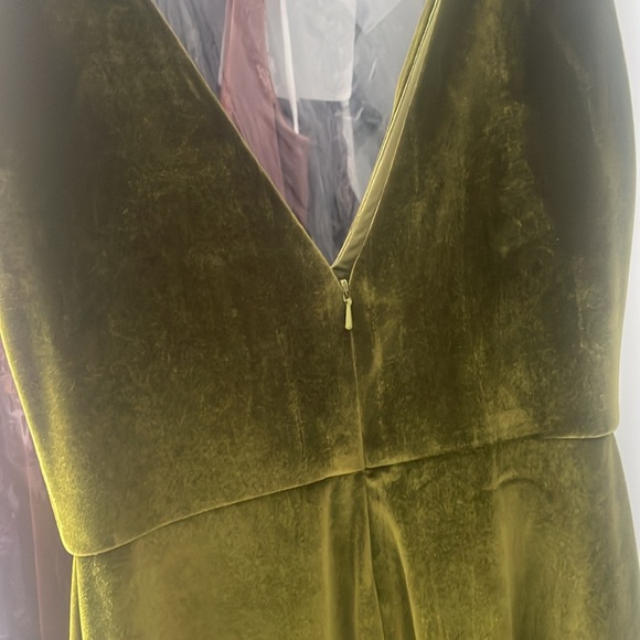 Yelure olive green velvet gown - Picture 6 of 7